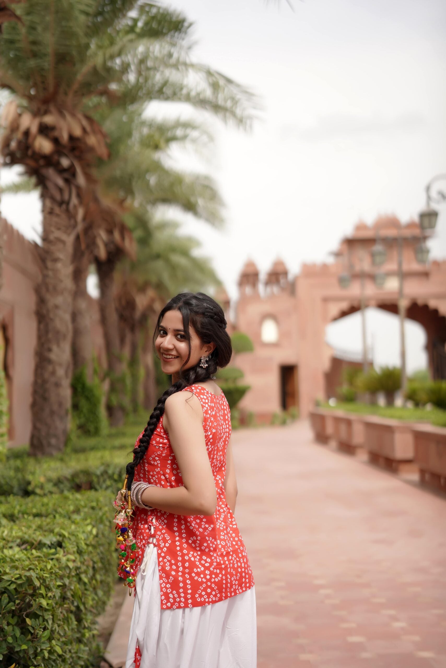 Rani-Sa Bandhej Side Dori Kurti